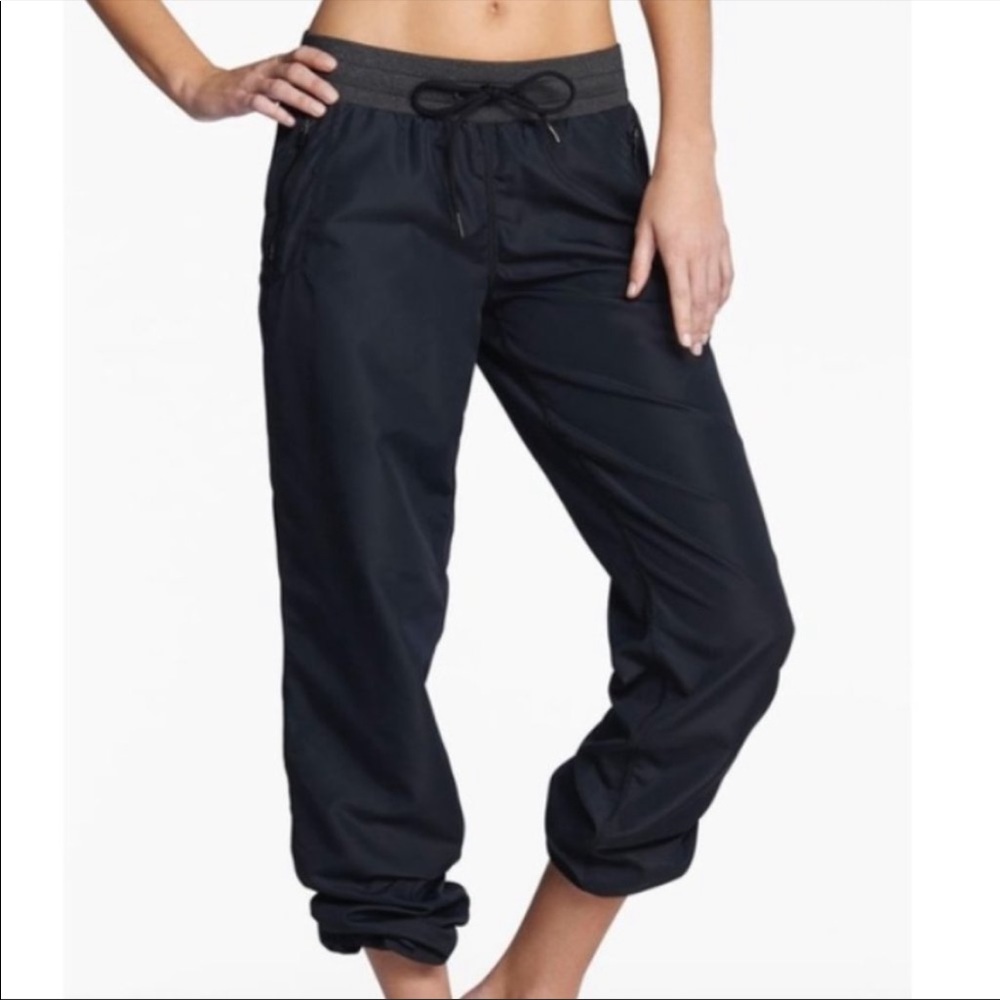 Fabletics Calama pant joggers black grey
